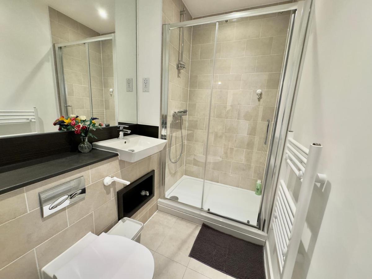 3Bedroom, 2Bathroom, Balcony,Luxury Flat Westfield ロンドン エクステリア 写真