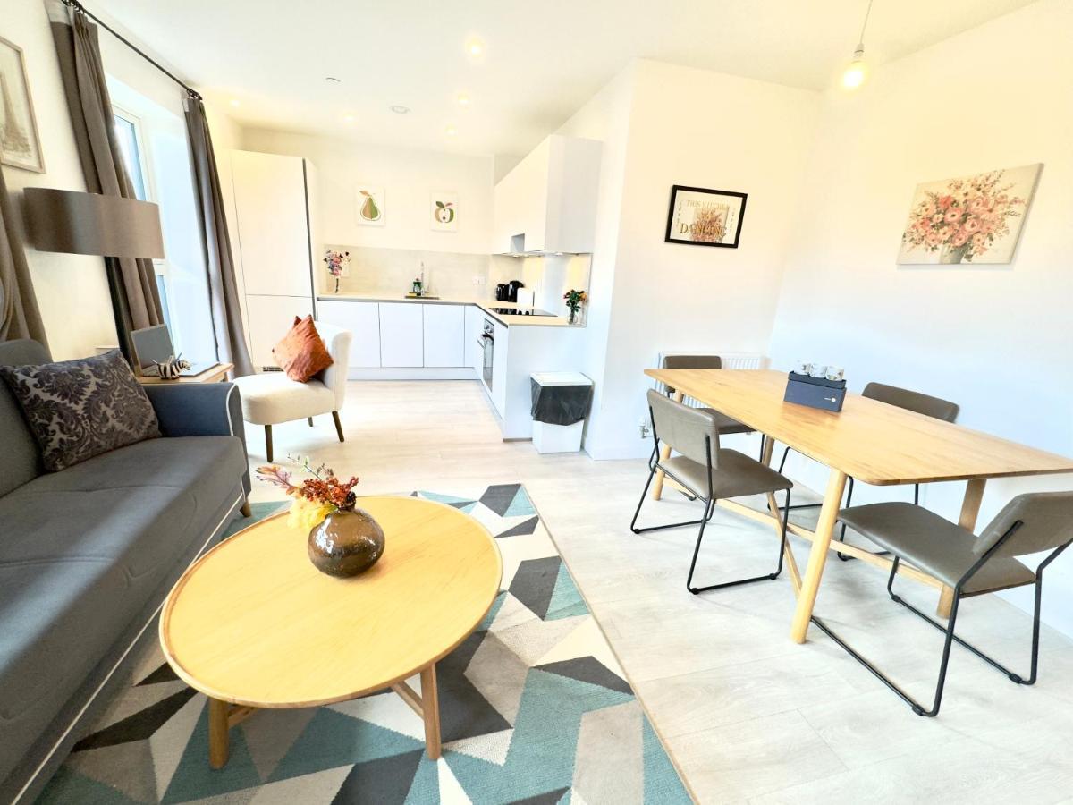 3Bedroom, 2Bathroom, Balcony,Luxury Flat Westfield ロンドン エクステリア 写真