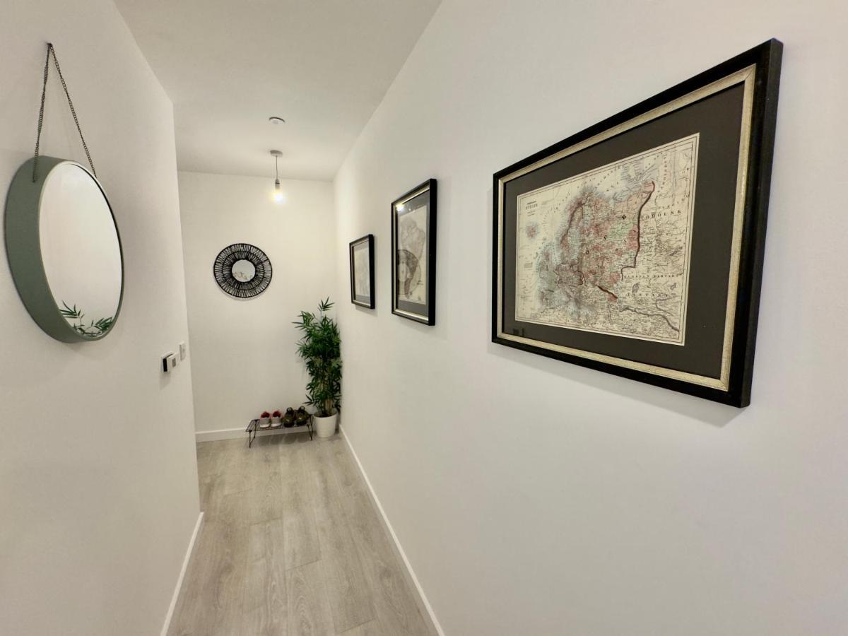 3Bedroom, 2Bathroom, Balcony,Luxury Flat Westfield ロンドン エクステリア 写真