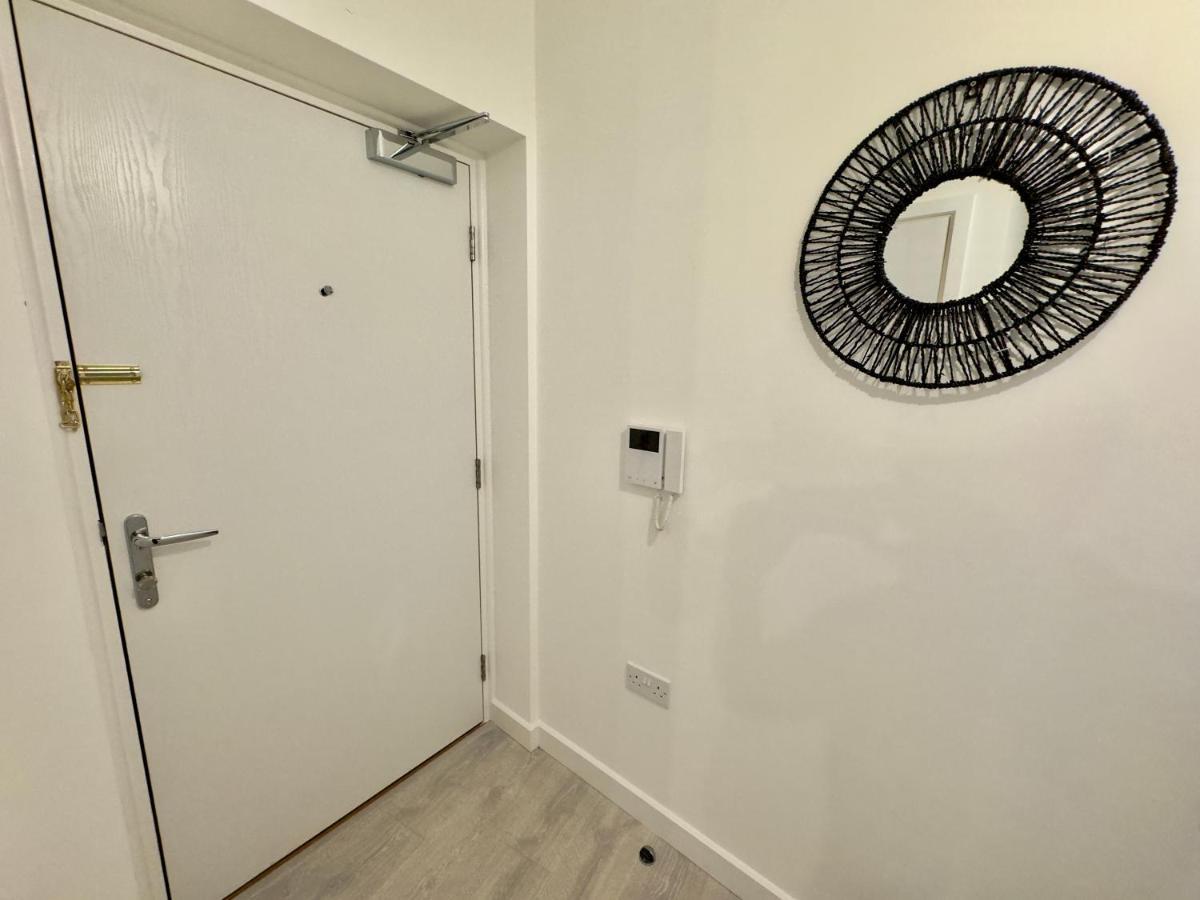3Bedroom, 2Bathroom, Balcony,Luxury Flat Westfield ロンドン エクステリア 写真